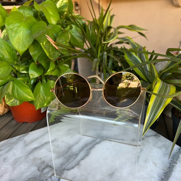 Vintage 60’s round sunglasses with gold frames Made in Japan - Picture 4 of 13